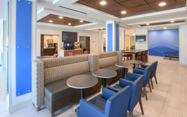 Holiday Inn Exp Richwood Cincinnati S