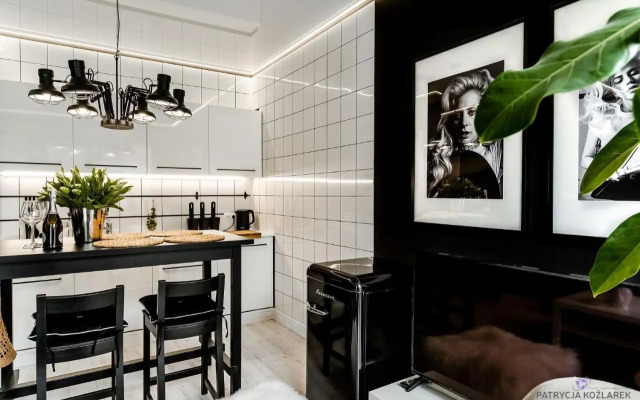 Apartament Black