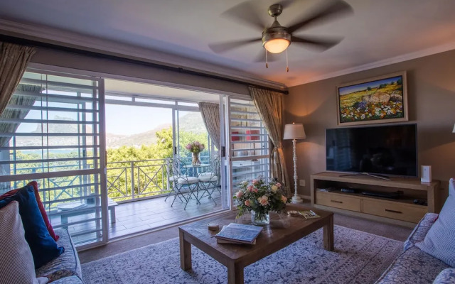 dk villas 1 Harbour View Hout Bay