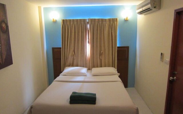 18 Coins Budget Hotel