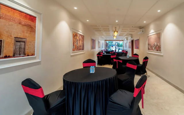 Aceotel Select Sarvagya Nipania -  A Luxury Boutique Hotel