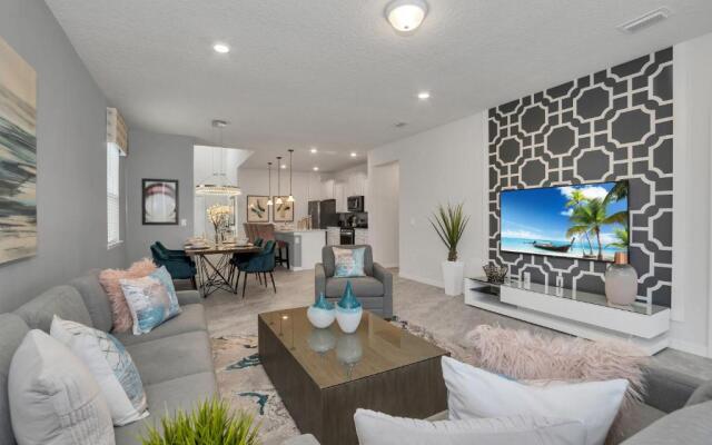 Private Pool Villa W/pool Table, On-site Waterpark