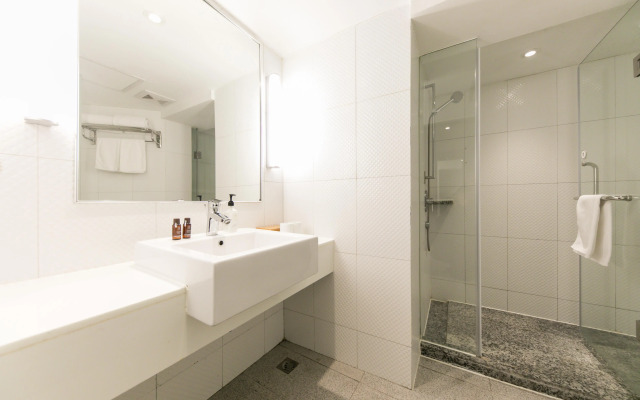 JI Hotel Shanghai Yan'an Road