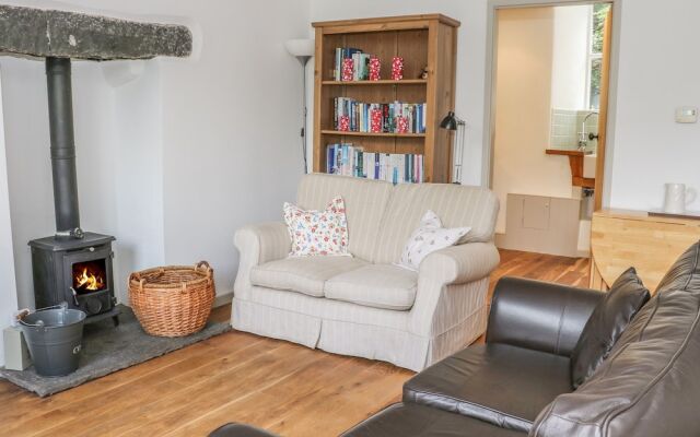 2 Farfield Row