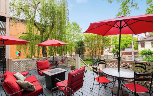 DuPont Mansion Bed & Breakfast