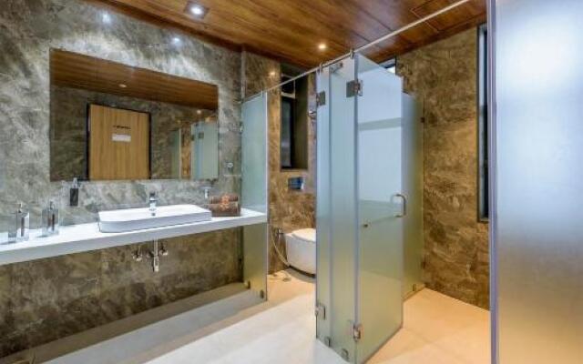 SaffronStays Falcon Hill, Lonavala - luxury villa with infinity pool near Lion's Point