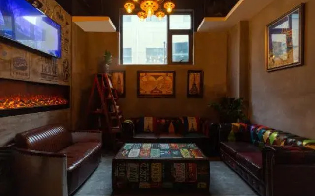 James Joyce Coffetel (Xi'an Terracotta Warriors Huaqing Pool)
