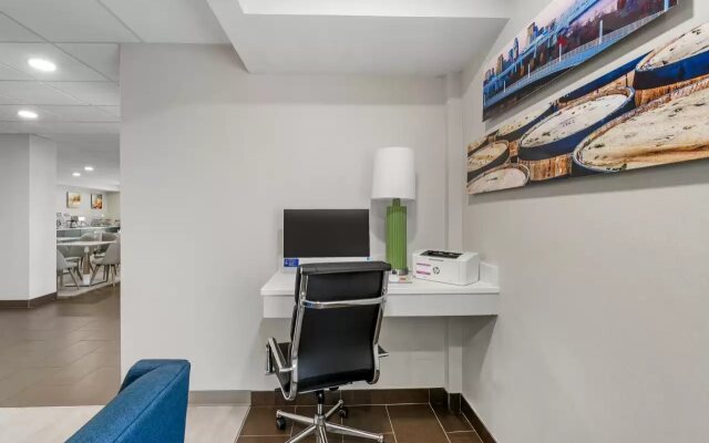 Comfort Inn & Suites Louisville Airport Fair & Expo