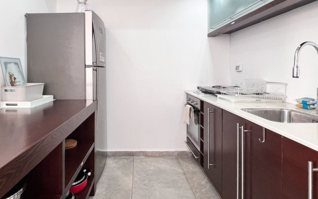 2 BR next to Old City with Patio by FeelHome