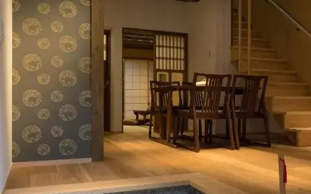 Higashiyama Sanjo Shirakawaan