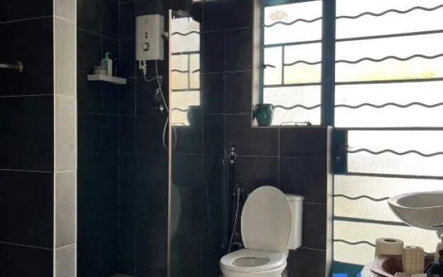 LOOM - heritage stay on Lorong Dewan – Bathroom – Kota Kinabalu