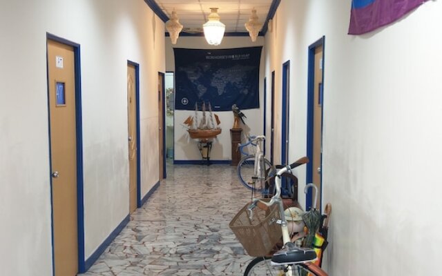 The Lodge for Cyclists - Hostel