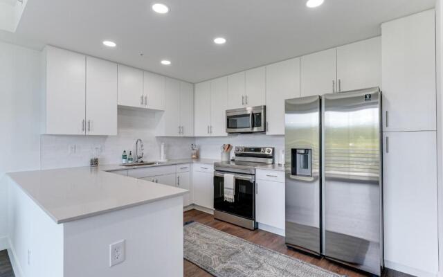 All-New, Waterfront Condo in Downtown Sarasota!