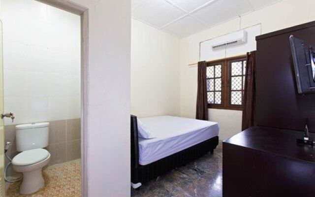 RedDoorz @ Cempaka Putih Barat