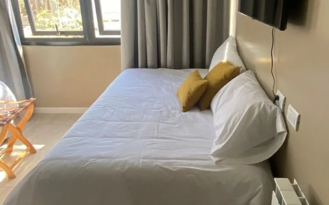 718 Rufino Petit Hotel
