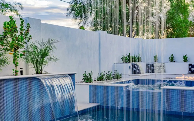 The Carlisle Experience 4 Showers Heated Pool