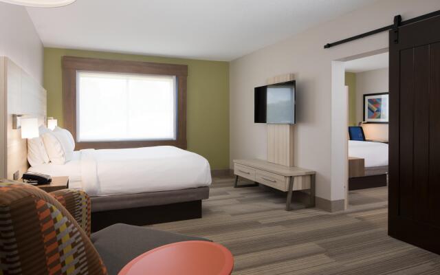 Holiday Inn Express Louisville Northeast, an IHG Hotel