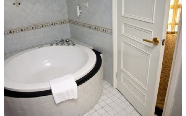 Nanjing Suning Universal Hotel