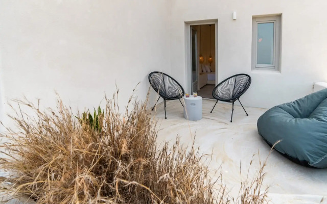 MAEVA Santorini Suites