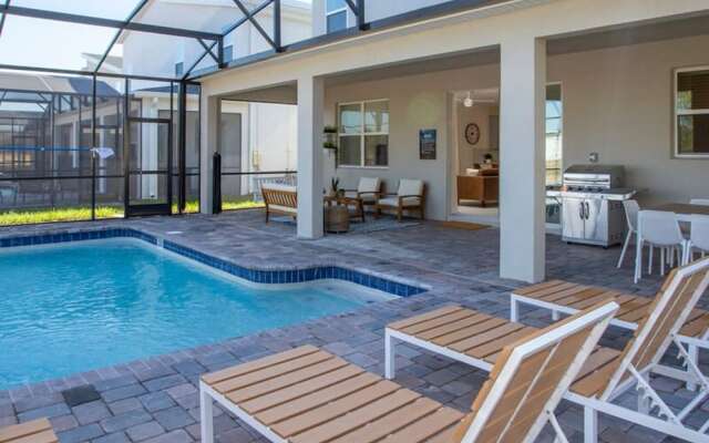 4577 Stunning 7BD Home