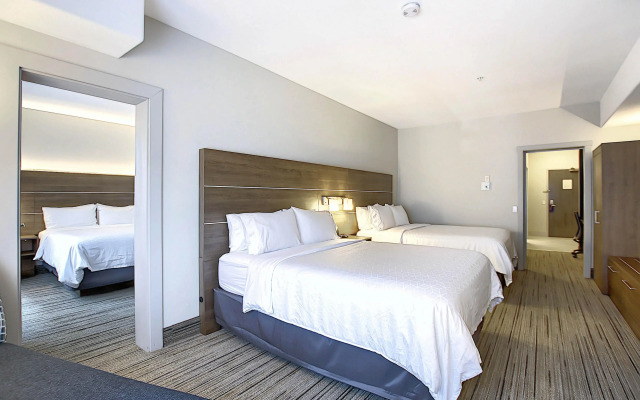 Holiday Inn Express Airport-Calgary by IHG