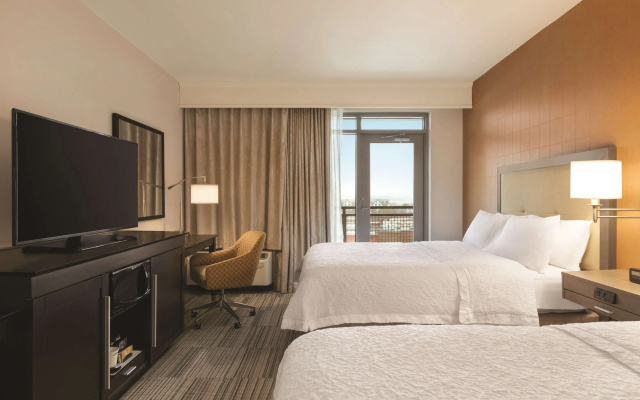 Hampton Inn & Suites Roanoke-Downtown