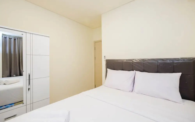 Homey and Cozy Living 1Br + Working Room at Meikarta Apartment – Guest Rooms – Cibatu