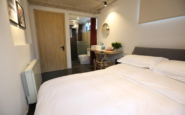 Dong Tian private courtyard