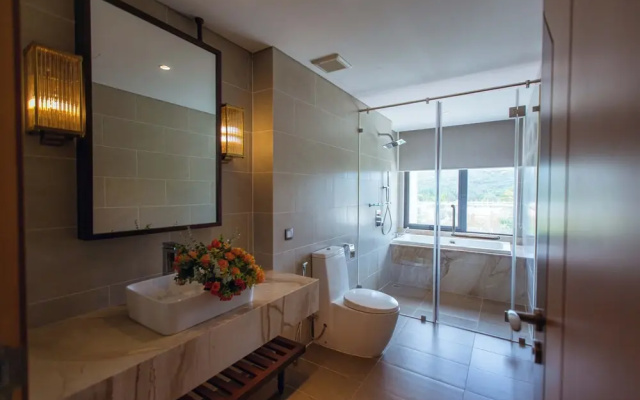 The Palm Nest Cam Ranh Pool Villa