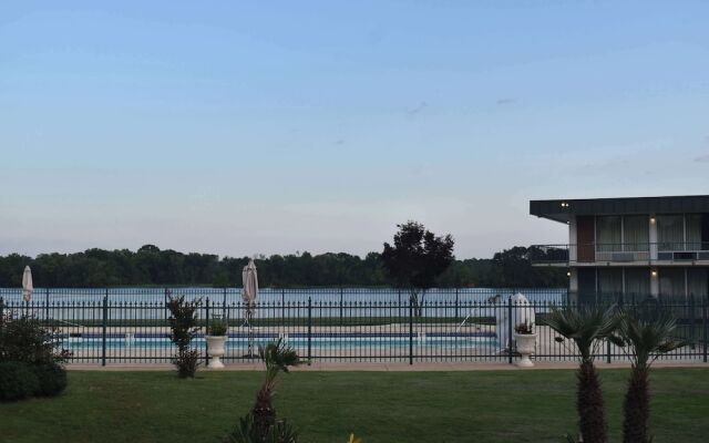 Super 8 by Wyndham Riverside AL