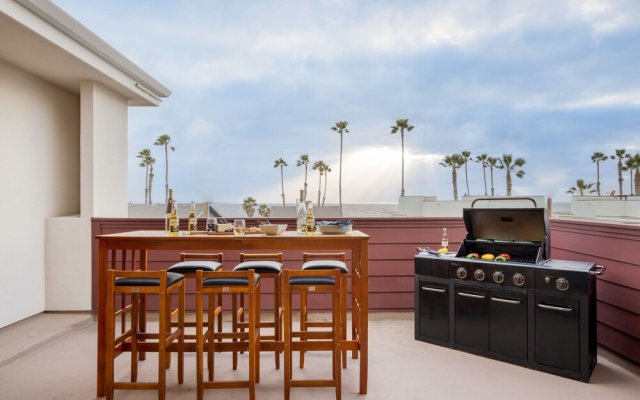 Pacific Villa by Avantstay Steps From Beach Luxurious & Modern Indoor-outdoor Living
