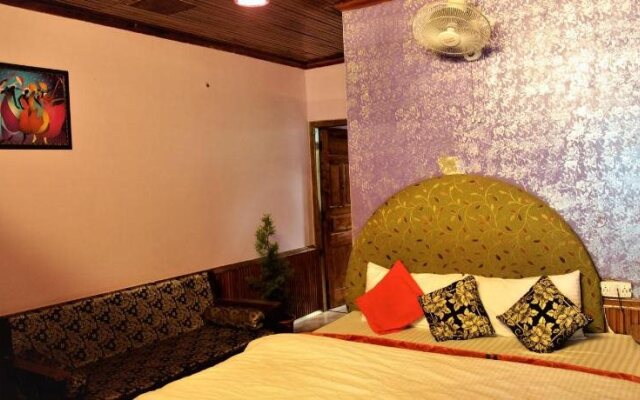 Hotel Chetna & Cottages