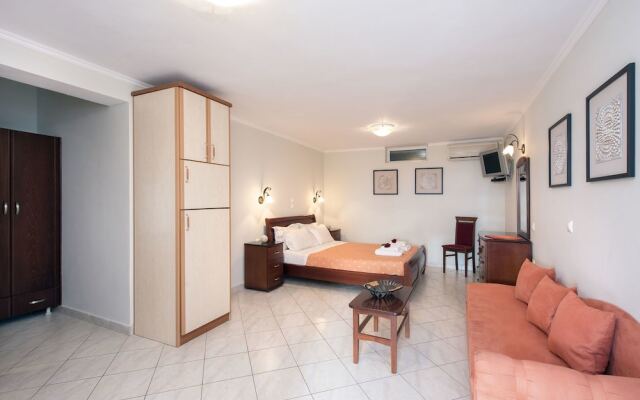 Niouris Apartments