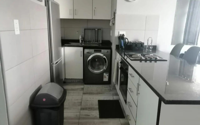 DURBAN BEACHFRONT - Tenbury 903