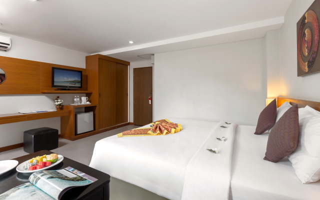 Patong Bay Residence