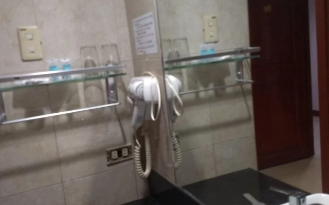 Vaccinated Staff - Capital O 824 Chinatown Lai Lai Hotel