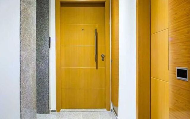 Smyrna Homes & Suits
