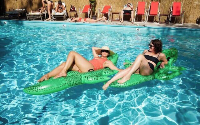 OAK Knoll Unit 9 #2407