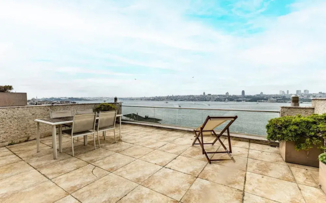 Duplex Flat w Panoramic Bosphorus View and Terrace