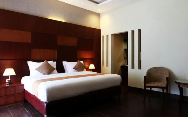 Green Tropical Village and Resort