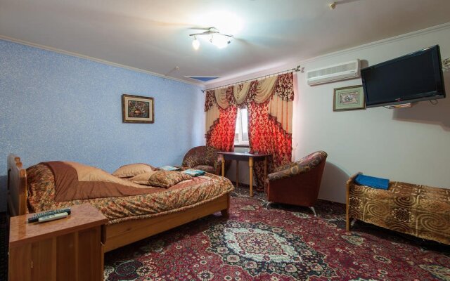 Leoton Hotel