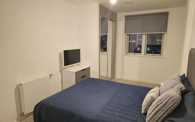 Luxurious 2-bed Haven in the Heart of Barking