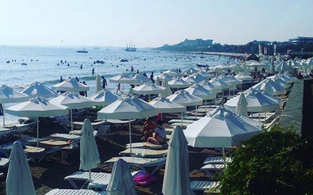 Kalia Beach Hotel Side