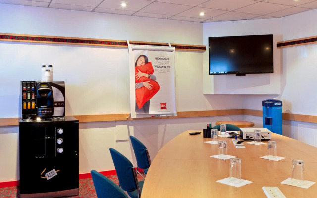 ibis Lyon Est Bron