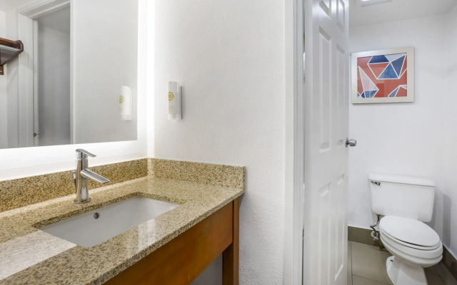 Comfort Inn Edgewater on Hudson River