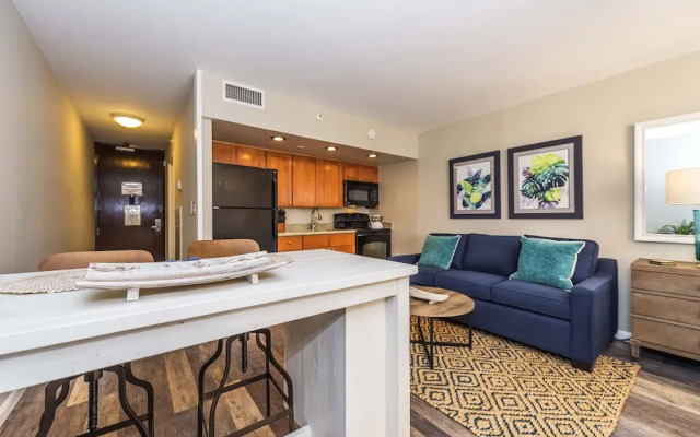 Royal Kahana 318 Studio Bedroom Condo by RedAwning