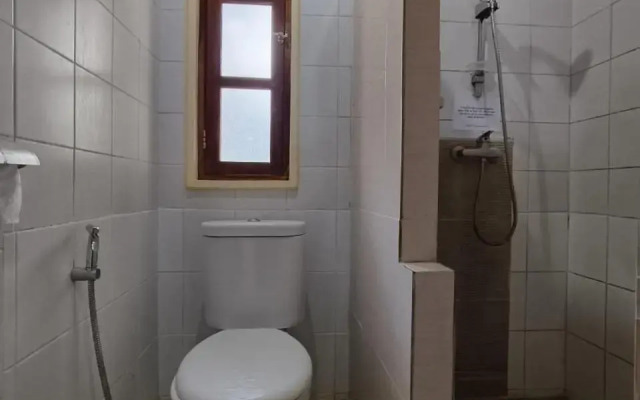 Pandu Lakeside Hotel Tuktuk