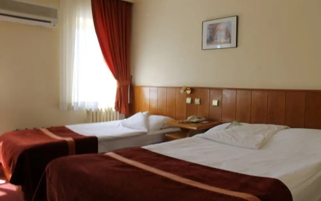 Segmen Hotel