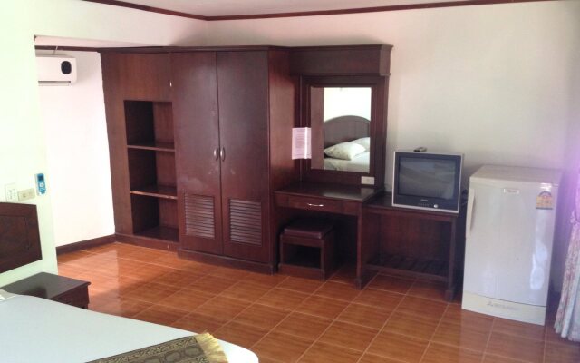 Noble House Beach Resort