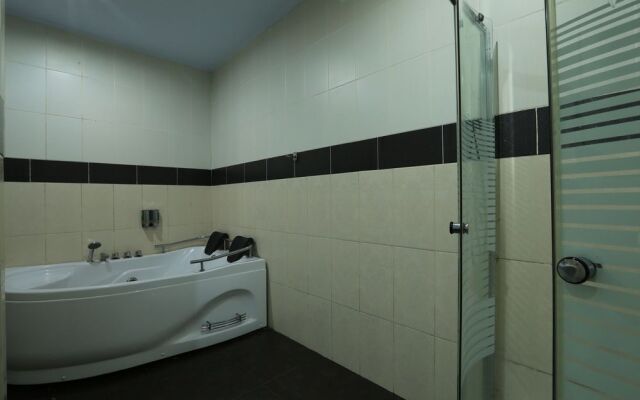 RedDoorz Kartika Plaza 2